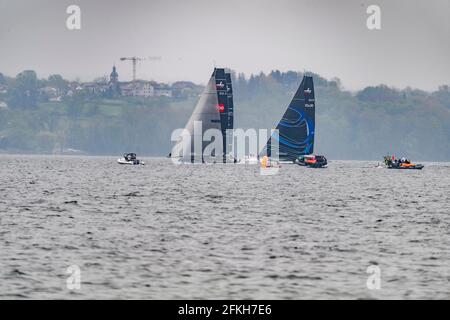 Nyon, Schweiz. Mai 2021. Nyon Schweiz - 2021/05/01: Die erste TF35 Trophy-Regatta fand in Nyon am Genfer See unter schwierigen Bedingungen im Auftrag der Schweizer Segelmeisterschaft statt (Foto: Eric Dubost/Pacific Press) Quelle: Pacific Press Media Production Corp./Alamy Live News Stockfoto