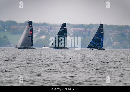 Nyon, Schweiz. Mai 2021. Nyon Schweiz - 2021/05/01: Die erste TF35 Trophy-Regatta fand in Nyon am Genfer See unter schwierigen Bedingungen im Auftrag der Schweizer Segelmeisterschaft statt (Foto: Eric Dubost/Pacific Press) Quelle: Pacific Press Media Production Corp./Alamy Live News Stockfoto