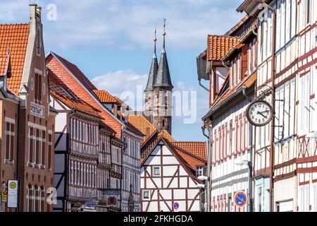 Fachwerkhäuser und Liebfrauenkirche in Duderstadt, Niedersachsen, Deutschland Stockfoto