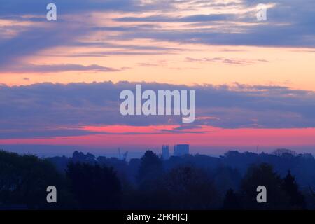 Sonnenaufgang mit York Minster, North Yorkshire, Großbritannien Stockfoto