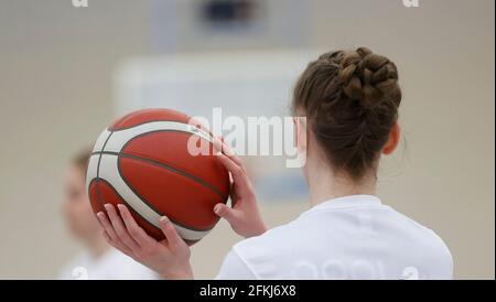 Düsseldorf, Deutschland, 30/04/2021, firo Basketball Frauen Frauen: 04/30/2021 2. Bundesliga 2020 2021, Aktionsspiele, 1. Spiel QOOL HAIE Würzburg, Wvºrzburg - Capitol Bascats Dvºsseldorf, Düsseldorf, GER, 66-86 Bild: v. linkes Symbolfoto, Frauen Basketball. Weltweite Nutzung Stockfoto