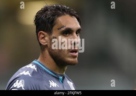 Mailand, Italien, 1. Mai 2021. Nicolas Viola von Benevento Calcio schaut während des Serie-A-Spiels bei Giuseppe Meazza, Mailand, nach. Bildnachweis sollte lauten: Jonathan Moscrop / Sportimage Kredit: Sportimage/Alamy Live News Stockfoto