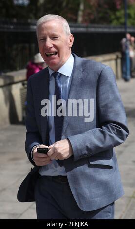 Gregory Campbell, DUP-Abgeordneter für East Londonderry, kommt zu einem 100-jährigen Gottesdienst in der St. Patrick's Church in Coleraine an. Bilddatum: Sonntag, 2. Mai 2021. Stockfoto