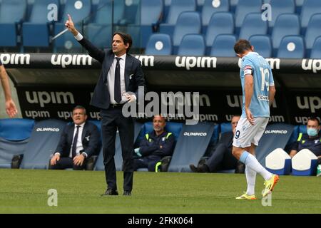 Rom, Italien. 02. Mai 2021. Trainerin Simone Inzaghi während des Serie-A-Spiels zwischen SS Lazio und Genua FC im Stadio Olimpico am 2. Mai 2021 in Rom, Italien. Latium gewinnt 4:3. (Foto von Giuseppe Fama/Pacific Press) Quelle: Pacific Press Media Production Corp./Alamy Live News Stockfoto