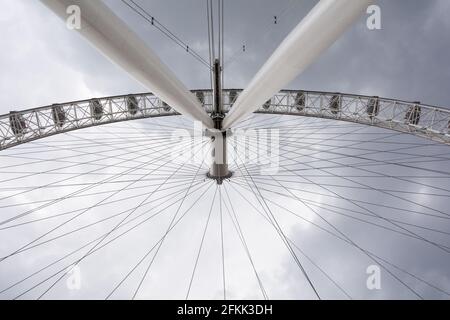 Ein leeres und verlassenes Coca-Cola London Eye alias The Millennium Wheel auf Londons Southbank, Waterloo, SE1, UK. Stockfoto