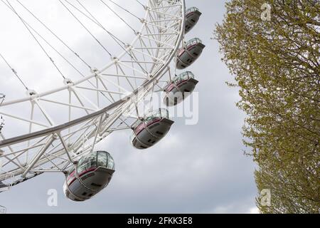 Ein leeres und verlassenes Coca-Cola London Eye alias The Millennium Wheel auf Londons Southbank, Waterloo, SE1, UK. Stockfoto