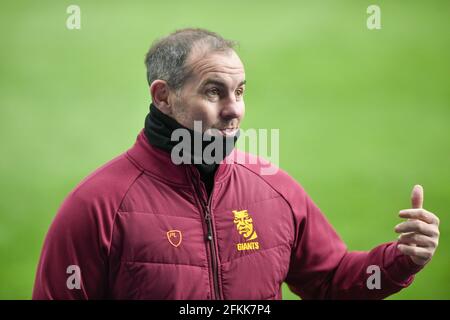 Huddersfield, England -2. Mai 2021 -begeistert Ian Watson Cheftrainer von Huddersfield Giants nach seinem Teamsieg mit einem in letzter Minute abgesiegten Tor, Rugby League Betfred Super League Huddersfield Giants vs Leeds Rhinos im John Smith's Stadium, Huddersfield, UK Credit: Dean Williams/Alamy Live News Stockfoto