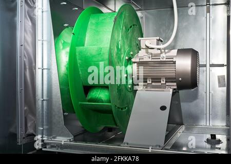 Luftbehandlungseinheit, interner Außenmotor, Abluftventilator Stockfoto