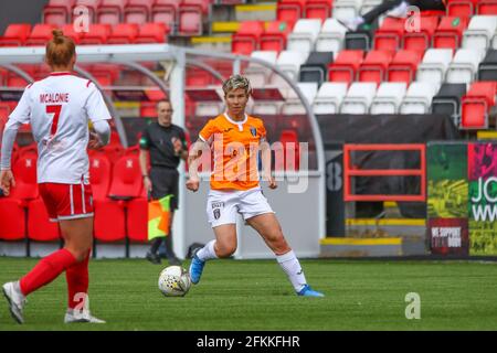 Cumbernauld, North Lanarkshire, Schottland, Großbritannien. Mai 2021. Janine Van Wyk (#5) von Glasgow City FC während der Scottish Building Society Scottish Women's Premier League 1 Fixture Glasgow City gegen Spartans, Broadwood Stadium, Cumbernauld, North Lanarkshire. 02/05/2021 Colin Poultney/Alamy Live News Stockfoto