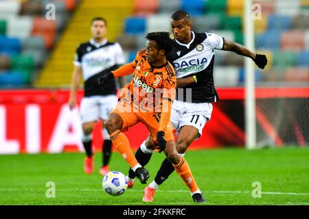 Friuli - Stadion Dacia Arena, Udine, Italien. Mai 2021. Juan Cuadrado (Juventus FC) in Aktion während des Spiels Udinese Calcio gegen Juventus FC, Italienischer Fußball Serie A - Foto Alessio Marini/LM Credit: Live Media Publishing Group/Alamy Live News Stockfoto