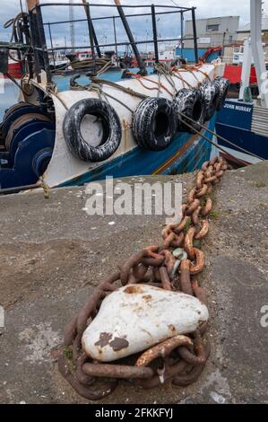 Troon, Schottland, Großbritannien. Mai 2021. UK Wetter: Fischerboote in Troon Harbour. Kredit: Skully/Alamy Live Nachrichten Stockfoto