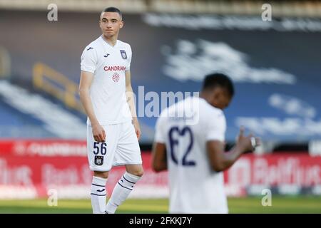 Anderlechts Spieler sehen nach einem Fußballspiel zwischen Club Brugge KV und RSC Anderlecht, Sonntag, 02. Mai 2021, am ersten Tag der t, niedergeschlagen aus Stockfoto