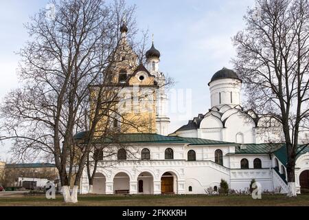 Kirzhach, Region Wladimir, Russland - April 2021: Kloster der Verkündigung. Die Diözese Kirzhach wurde vom Heiligen Sergius gegründet Stockfoto