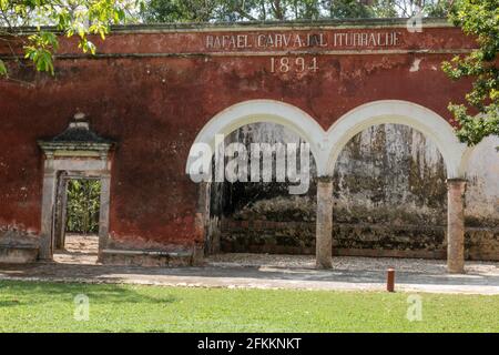 La Hacienda Uayamón localizada a 27 km de la ciudad De Campeche tuvo sus orígenes en el siglo XVI cuando Su actividad era la ganadería y el cultivo de Stockfoto