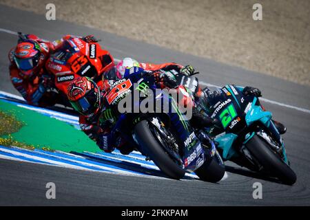 Jerez, Spanien. Mai 2021. Rennen für den MotoGP Grand Prix Red Bull of Spain auf der Rennstrecke in Jerez, Spanien 1. Mai 2021 in Bild: Frankreich Fabio Quartararo Carreras del Gran Premio Red Bull de España de MotoGP en el Circuito de Jerez, España, 1 de Mayo de 2021 POOL/ MotoGP.com/Cordon die Pressebilder sind nur für redaktionelle Verwendung bestimmt. Obligatorischer Kredit: © motogp.com Kredit: CORDON PRESS/Alamy Live News Stockfoto