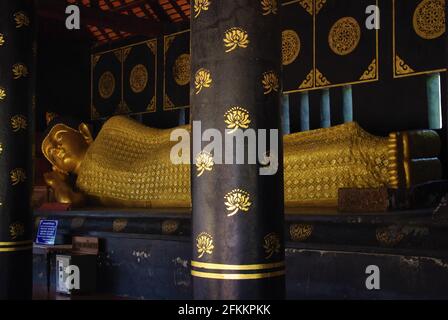 Liegender Buddha im Wat Chedi Luang, Altstadt, Chiang Mai, Thailand, Asien Stockfoto