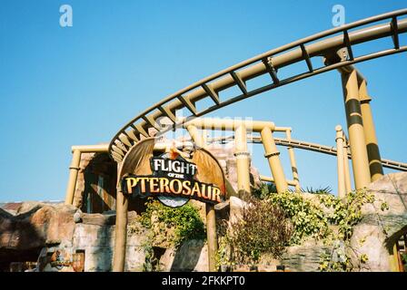 Flug der Achterbahn Pterosaur im Paultons Park, Ower, Romesy, Hampshire, England, Vereinigtes Königreich. Stockfoto