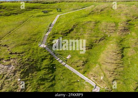 Luftaufnahme der Treppe zum Silver Strand in der Grafschaft Donegal - Irland. Stockfoto