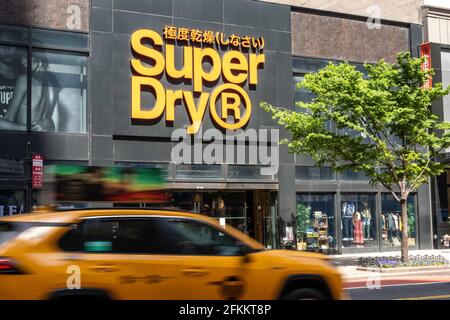 Super Dry Storefront in der West 34. Street, New York City, USA Stockfoto