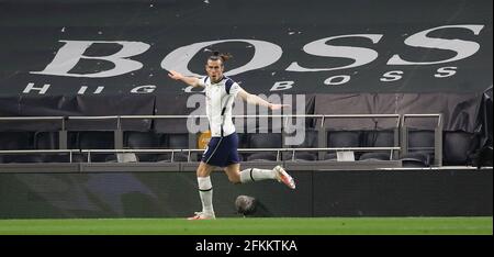 London, England, 2. Mai 2021. Gareth Bale von Tottenham feiert sein zweites Tor während des Premier League-Spiels im Tottenham Hotspur Stadium, London. Bildnachweis sollte lauten: David Klein / Sportimage Kredit: Sportimage/Alamy Live News Stockfoto