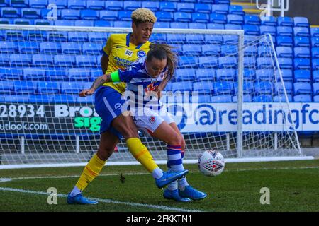 Reading, Großbritannien. Dezember 2019. Victoria Williams (Brighton 20) gewinnt den Ball zurück für Brighton während des Barclays FA Womens Super League Spiels zwischen Reading und Brighton & Hove Albion im Madejski Stadium in Reading. Kredit: SPP Sport Pressefoto. /Alamy Live News Stockfoto