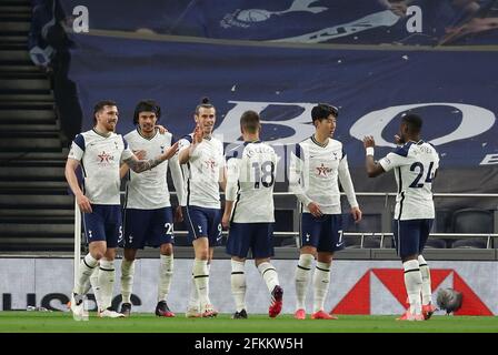 London, England, 2. Mai 2021. Gareth Bale aus Tottenham feiert sein drittes Tor des Spiels während des Premier League-Spiels im Tottenham Hotspur Stadium, London. Bildnachweis sollte lauten: David Klein / Sportimage Kredit: Sportimage/Alamy Live News Stockfoto