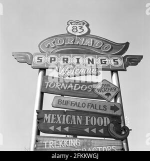 Tornado Springs Schild, Paultons Park, ower, Romesy, Hampshire, England, Vereinigtes Königreich. Stockfoto