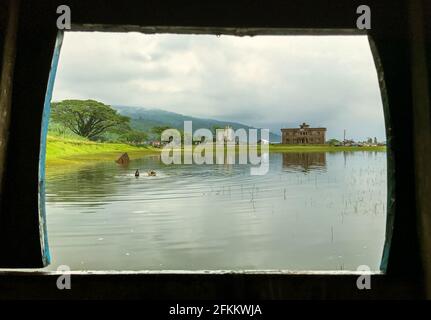 Landschaftsbild von Tanguar Haor Hügel. Beliebter touristischer Ort in Sunamganj, Sylhet, Bangladesch. Stockfoto