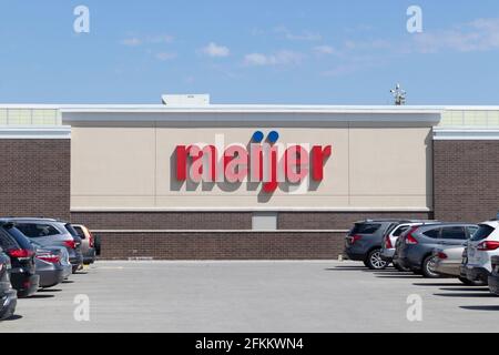 Carmel - Ca. Mai 2021: Meijer Retail Location. Meijer ist ein großer Supercenter-Einzelhändler mit über 200 Standorten. Stockfoto