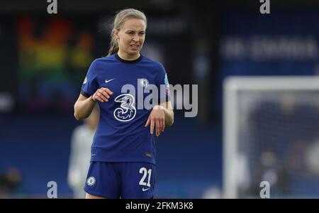 Kington upon Thames, England, 2. Mai 2021. Niamh Charles von Chelsea während des UEFA Women's Champions League-Spiels in Kingsmeadow, Kington upon Thames. Bildnachweis sollte lauten: Paul Terry / Sportimage Kredit: Sportimage/Alamy Live News Stockfoto