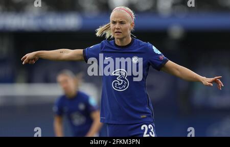 Kington upon Thames, England, 2. Mai 2021. Pernille Harder von Chelsea während des Spiels der UEFA Women's Champions League in Kingsmeadow, Kington upon Thames. Bildnachweis sollte lauten: Paul Terry / Sportimage Kredit: Sportimage/Alamy Live News Stockfoto