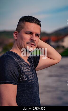 gut aussehender Mann Porträt Stockfoto