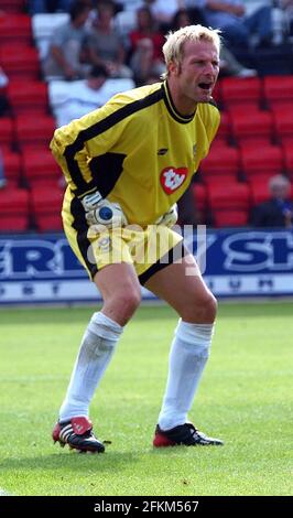 PORTSMOUTH FC HARALD WAPENAAR V BOURNEMOUTH 19-07-03 PIC MIKE WALKER,2003 Stockfoto