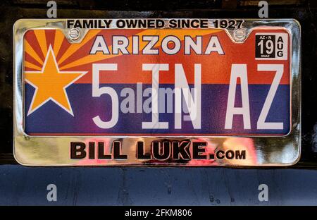 Personalisiertes Nummernschild, Kosmetikschild, Arizona, mit stilisierter Staatsflagge Stockfoto