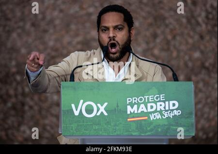 Madrid, Spanien. Mai 2021. Ignacio Garriga von der rechtsextremen VOX-Partei während einer Kundgebung am letzten Wahlkampftag vor den Regionalwahlen in Madrid, die am 4. Mai 2021 stattfinden wird. Quelle: Marcos del Mazo/Alamy Live News Stockfoto