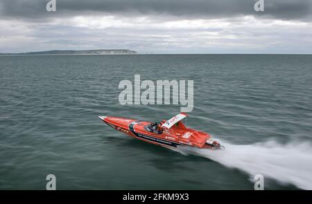 BRITISH POWERBOAT FESTIVAL. DER UIM BPRC MARATHON WORLD CUP BEI COWES RACE 1. RENNEN 2 AM SONNTAG. 27/8/10 BILD DAVID ASHDOWN Stockfoto