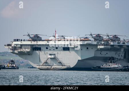 HMS Queen Elizabeth (R08) verließ Portsmouth, Großbritannien, am 5/2021, um an der Übung Strike Warrior teilzunehmen, bevor sie in die Indo-Pazifik-Region aufbrach. Stockfoto