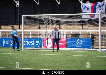 Bromley, Großbritannien. 2. Mai 2021. Das FA Womens Championship-Spiel zwischen Crystal Palace und Lewes in der Hayes Lane in Bromley, England. Kredit: SPP Sport Pressefoto. /Alamy Live News Stockfoto