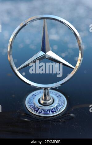 Logo von Daimler Mercedes Benz Stockfoto