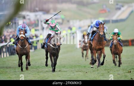 CHELTENHAM 2008 1st TAG. 11/3/2008. DIE SCHLUMFIT KAPPA CHAMPION HÜRDE. ROBERT THORNTON ÜBER KATCHIT NACH DEM LETZTEN. BILD DAVID ASHDOWN Stockfoto