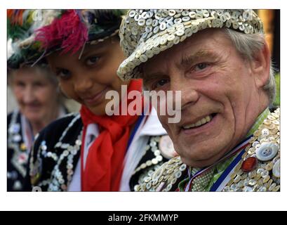 PEARLY KINGS Pearly King George Major Stockfoto