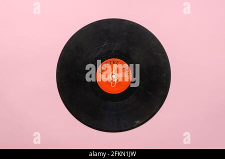 Alte Vinyl-Schallplatte von Electrecord für den Export in die UdSSR. Electrecord ist ein rumänisches Plattenlabel, das 1932 gegründet wurde. Es war das einzige Plattenlabel in Comm Stockfoto