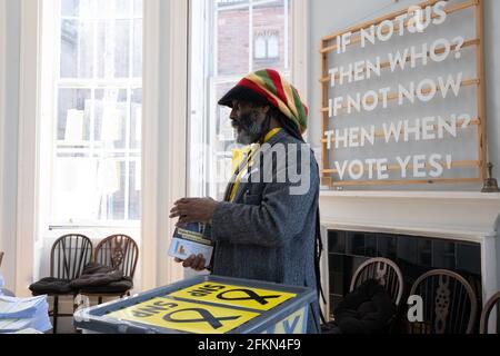 Graham Campbell, Mitglied der Scottish National Party im Glasgow Springburn ward, in den SNP-Büros vor den schottischen Parlamentswahlen am 6. Mai in Edinburgh, Schottland, am 14. April 2021. Stockfoto