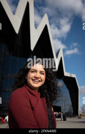 Roza Salih, Regionallistenkandidat für die Region Glasgow, für die Scottish National Party bei den bevorstehenden schottischen Parlamentswahlen am 6. Mai in Glasgow, Schottland, am 12. April 2021. Stockfoto