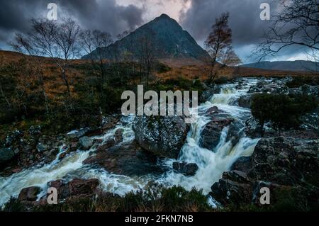 Glen Coe, Ben Etive (Schottisch-Gälisch: Buachaille Etive Mòr, was soviel bedeutet wie 'der große Hirte von Etive') Stockfoto