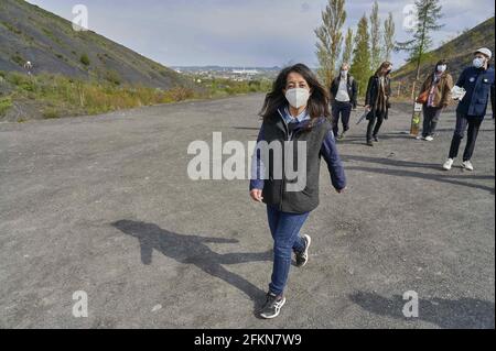 Karima Delli, Leiterin der Gewerkschaftsliste der Linken für die Regionalwahlen im Hauts de France, zieht am 02. Mai 2021 nach Loos en Gohelle, Frankreich. Foto von Blanquart C/ANDBZ/ABACAPRESS.COM Stockfoto