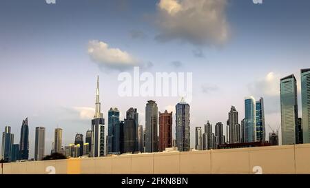 Moderne Gebäude in Dubai Marina, Dubai, VAE. 01-MAI-2021. Stockfoto
