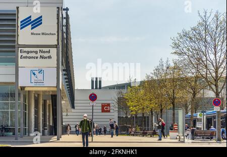 MÜNCHEN, 27. APRIL 2021: Die Impfungen in Deutschland beschleunigen sich. Am 27. April hatte Bayern mit 130.339 Impfungen einen neuen Rekordwert. Stockfoto