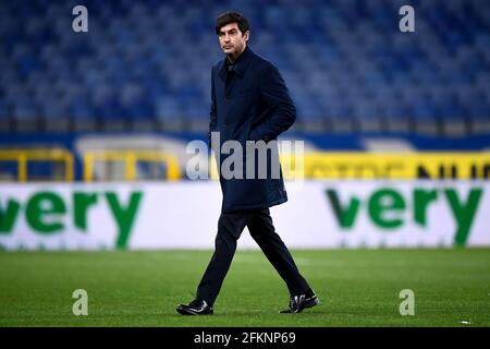 Genua, Italien. 02 Mai 2021. Paulo Fonseca, Cheftrainer von AS Roma, schaut vor dem Fußballspiel der Serie A zwischen UC Sampdoria und AS Roma nach. UC Sampdoria gewann 2-0 als Roma. Kredit: Nicolò Campo/Alamy Live Nachrichten Stockfoto