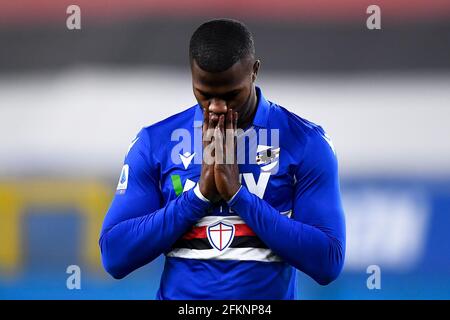 Genua, Italien. 02 Mai 2021. Keita Balde von UC Sampdoria sieht während des Fußballspiels der Serie A zwischen UC Sampdoria und AS Roma niedergeschlagen aus. UC Sampdoria gewann 2-0 als Roma. Kredit: Nicolò Campo/Alamy Live Nachrichten Stockfoto